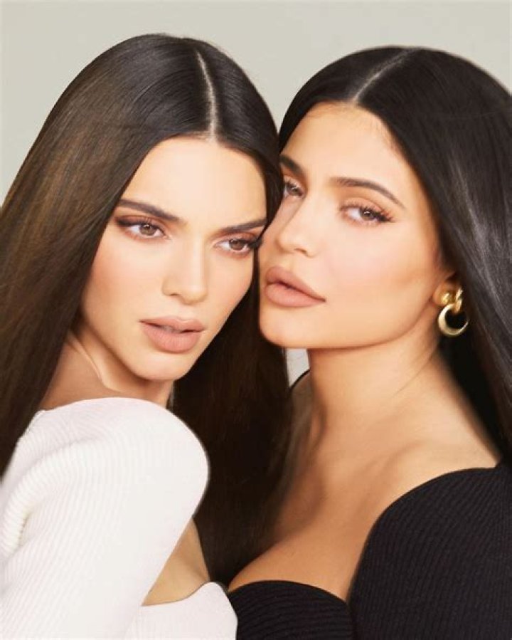 18 Hottest Photos Of Kendall & Kylie Jenner Together