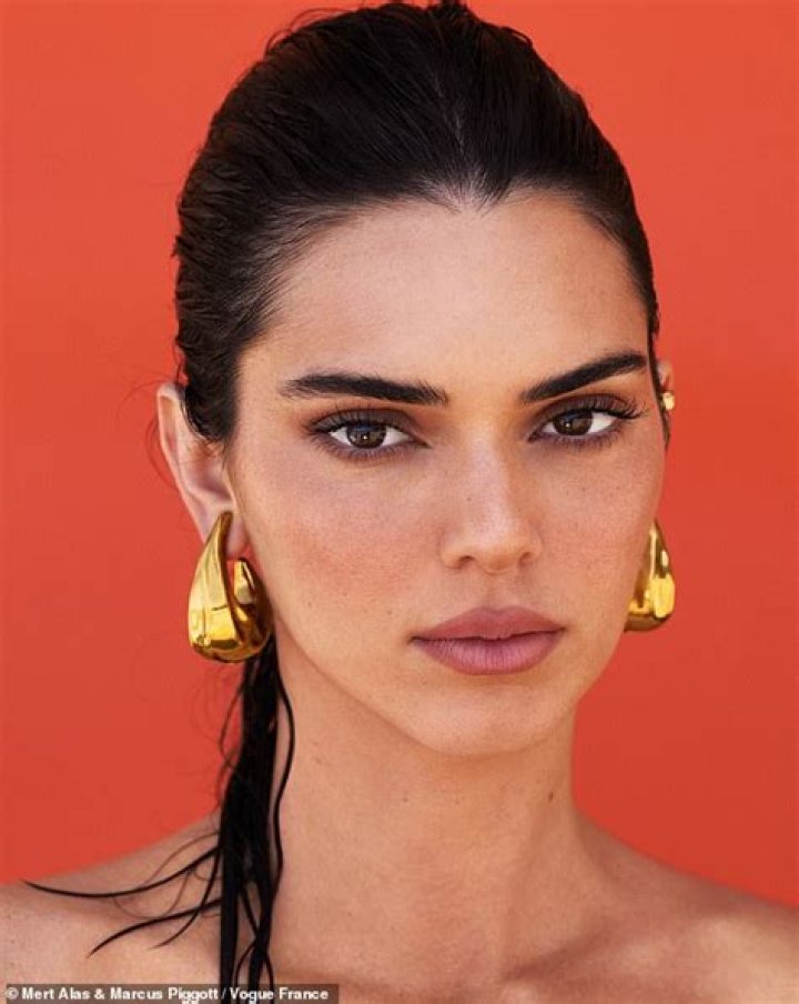 32 Stars Slaying In Sexy Lace Dresses For Any Season: Halsey, Kendall Jenner & More