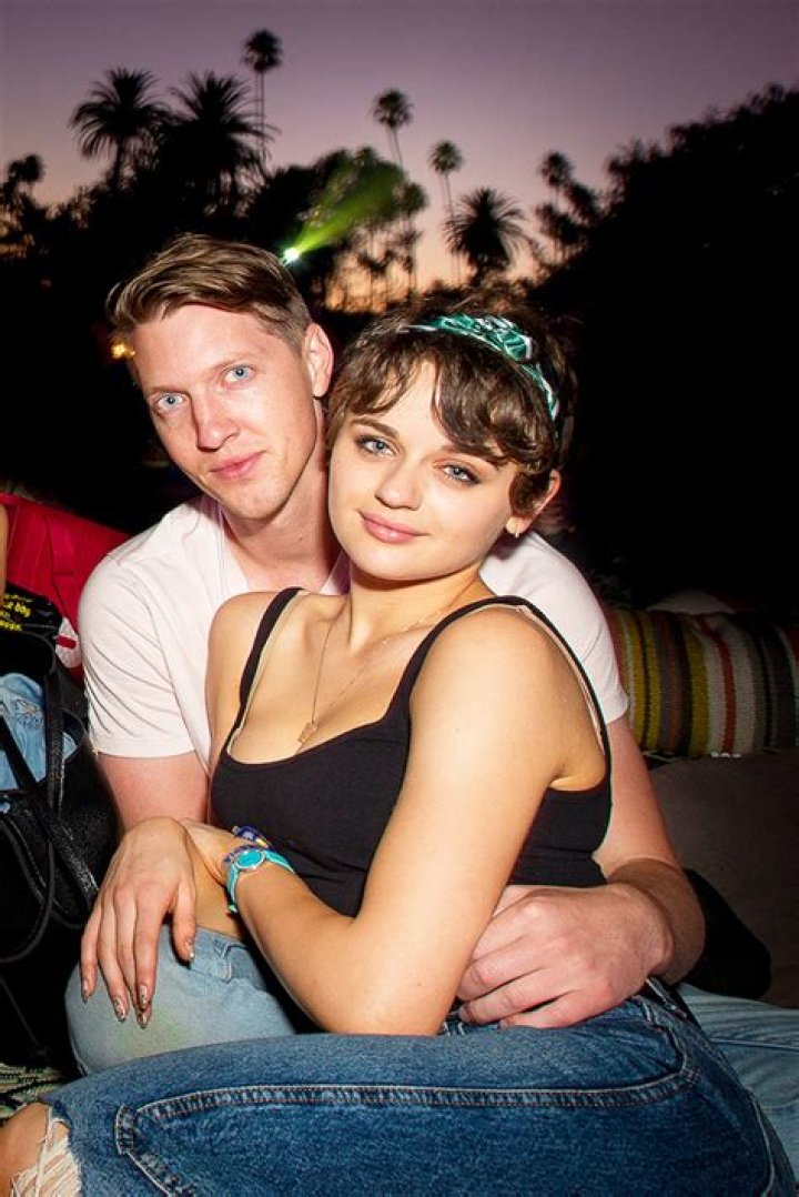 5 Things To Know About Joey King’s Director Fiancé – Hollywood Life