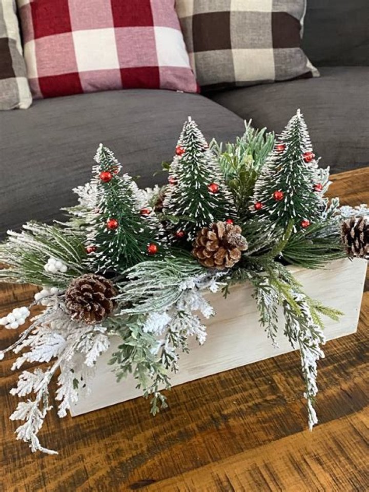 ‘A Christmas Arrangement’ — Photos