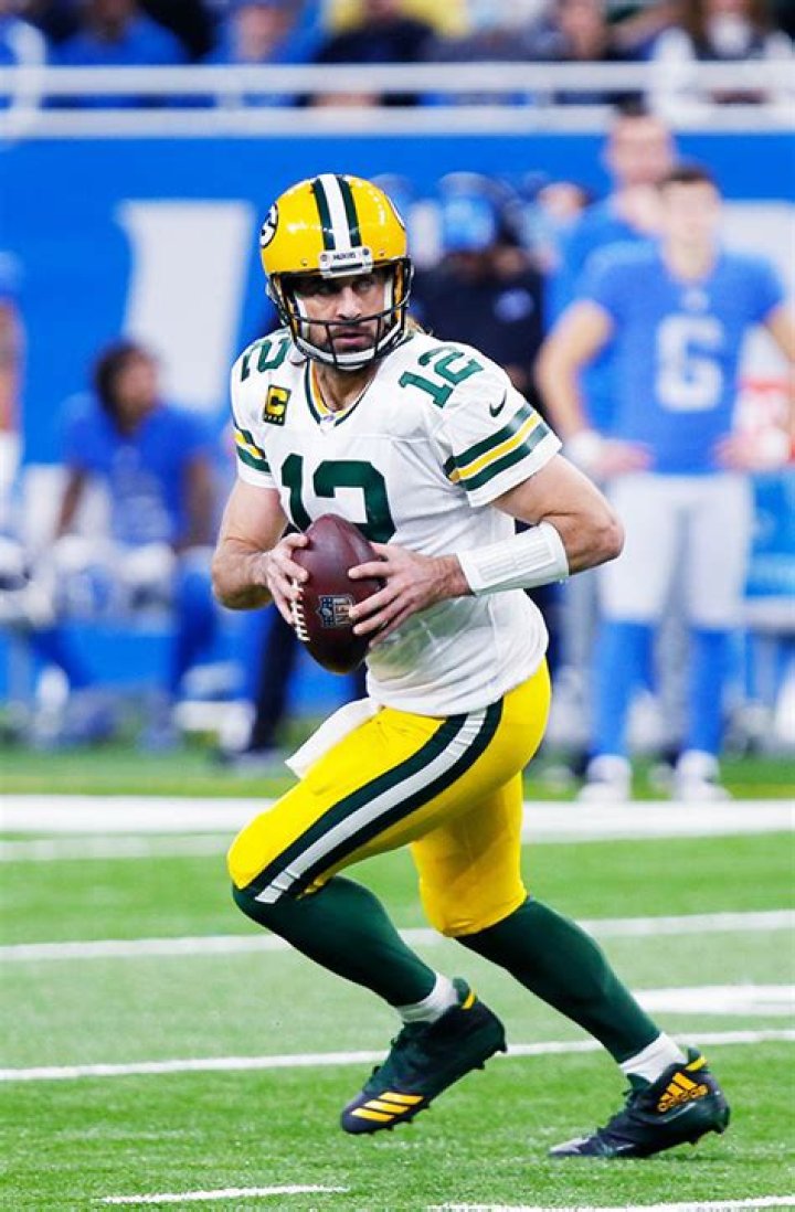 Aaron Rodgers Leaving The Packers For Shailene Woodley? – Hollywood Life
