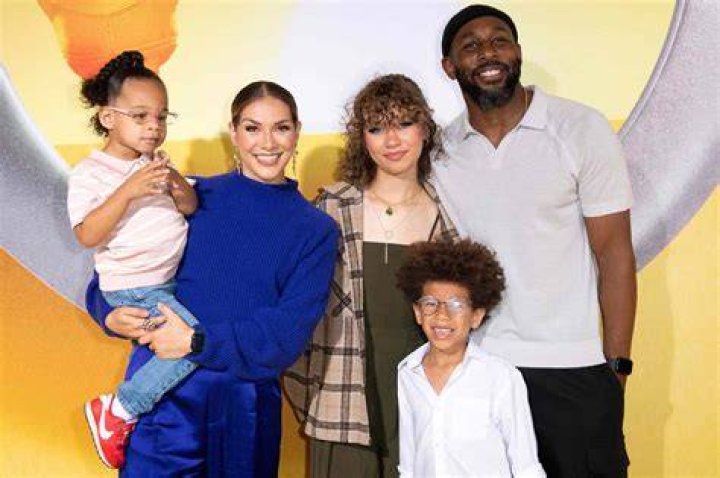 Allison Holker Boss On Her Family’s TikTok Success – Hollywood Life