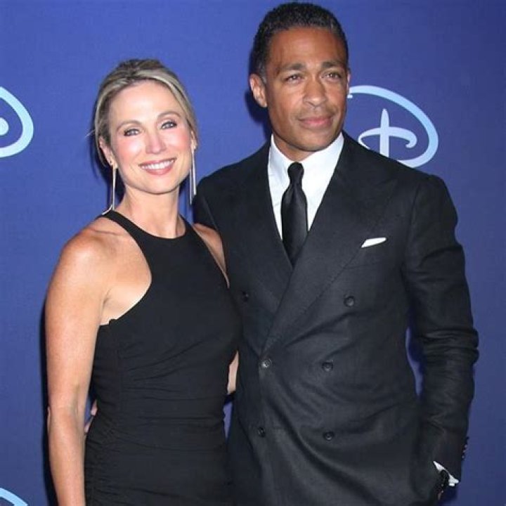 Amy Robach & T.J. Holmes 1st Photos Since Suspension – Hollywood Life