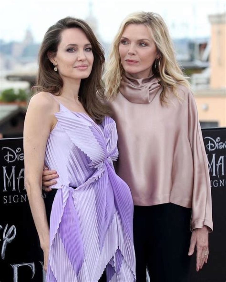 Angelina Jolie, Michelle Pfeiffer, & More Ageless Hollywood Beauties – Hollywood Life