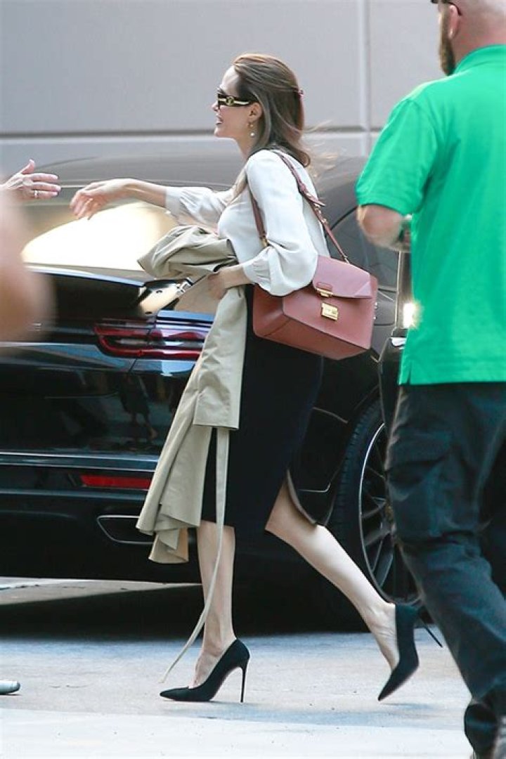 Angelina Jolie’s Style — See Her Classic Wardrobe Perfect For Work – Hollywood Life