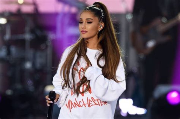 Ariana Grande’s Reaction To Pete Davidson’s Interview About Their Split – Hollywood Life