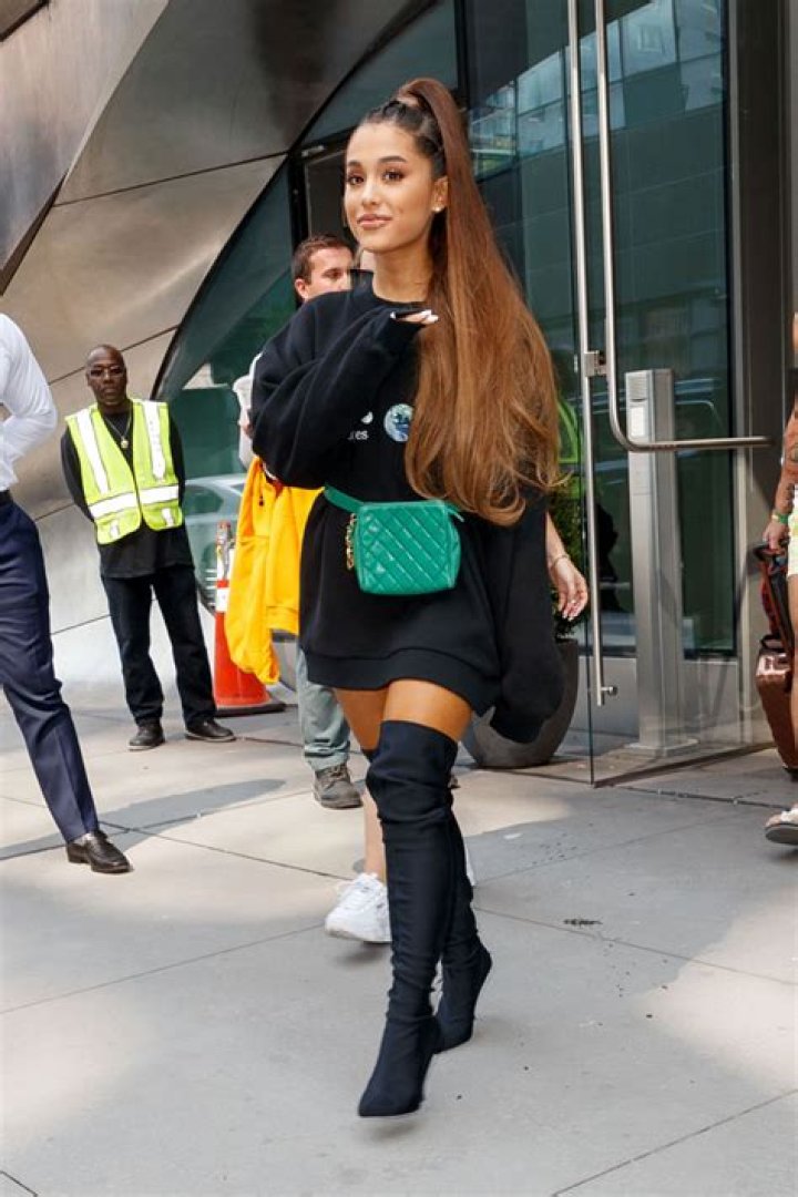 Ariana Grande Shares Bikini Pics From Utah Vacation With Dalton Gomez – Hollywood Life