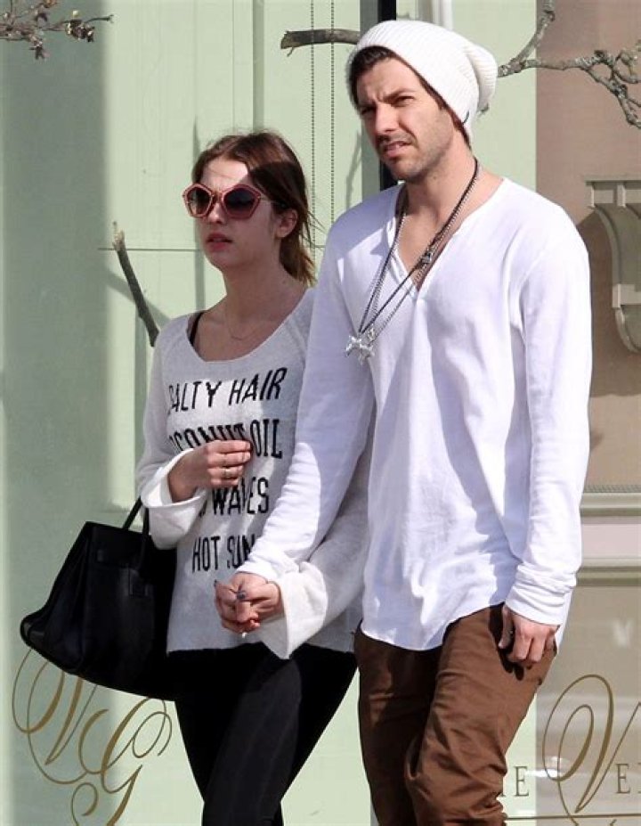 Ashley Benson & Ryan Good — Pics Of The Couple – Hollywood Life