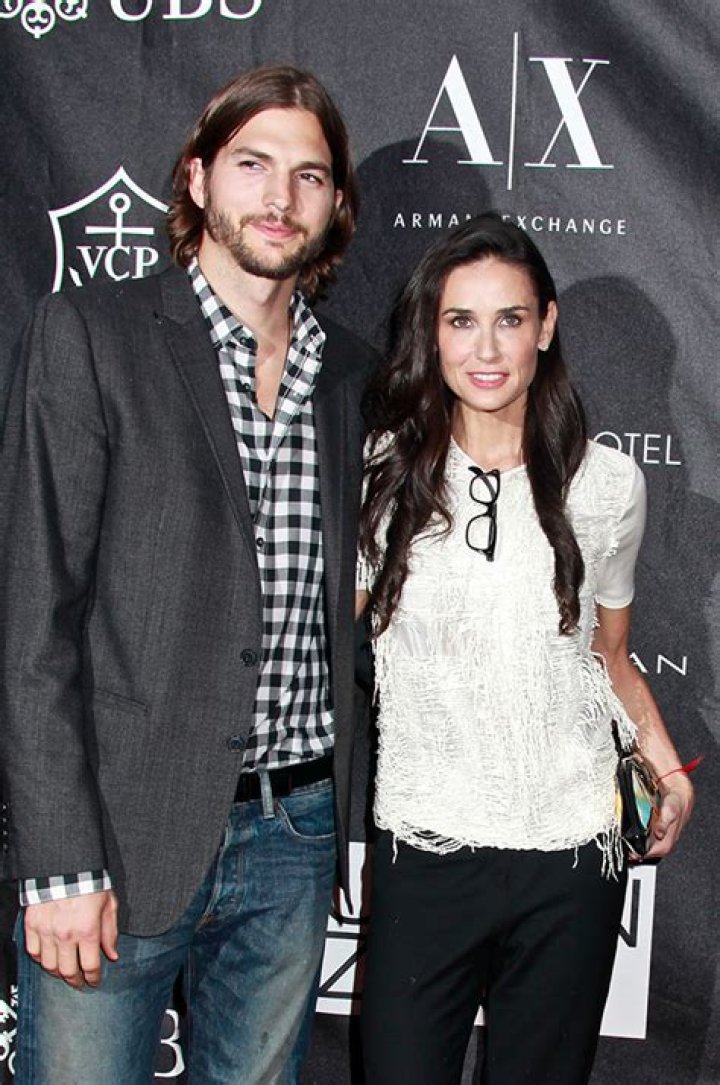 Ashton Kutcher Reflects On Demi Moore’s ‘Painful’ Miscarriage – Hollywood Life