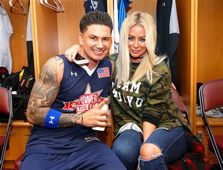 Aubrey O’Day Cries In Front Of Pauly D — Video – Hollywood Life