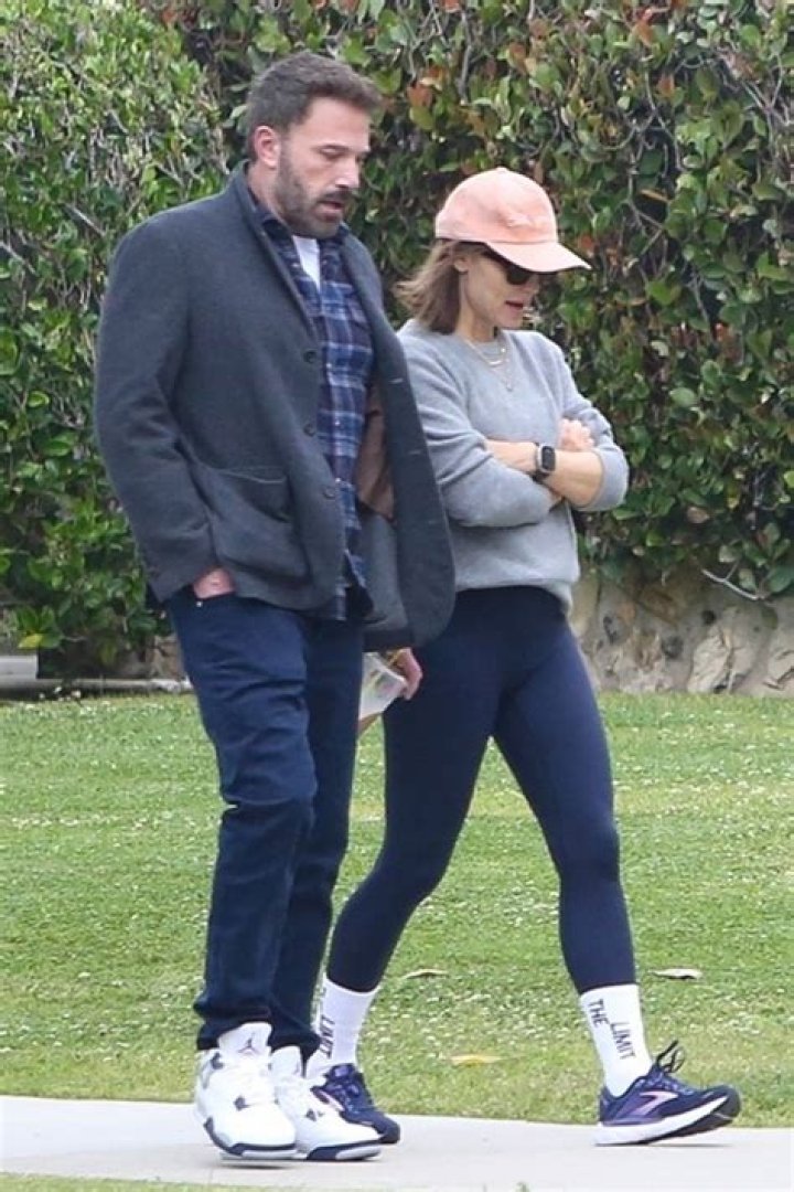 Ben Affleck & Jennifer Garner Drop Kids Off At School: Photos – Hollywood Life