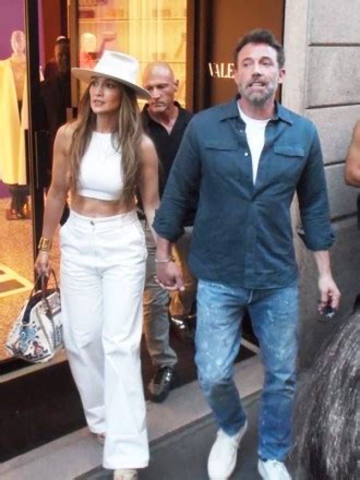 Ben Affleck Playfully Wears A Beret During Honeymoon Shopping With Jennifer Lopez
