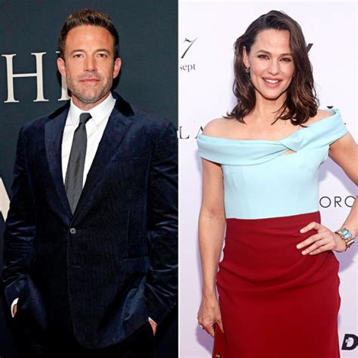 Ben Affleck Spotted Chatting With Ex-Wife Jennifer Garner Amid J. Lo Divorce Rumors