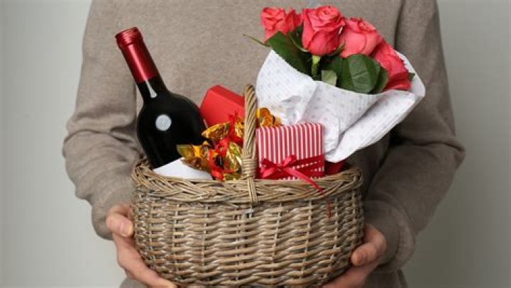 Best Gift Basket Ideas for Men of 2023 to Celebrate Any Occasion – Hollywood Life