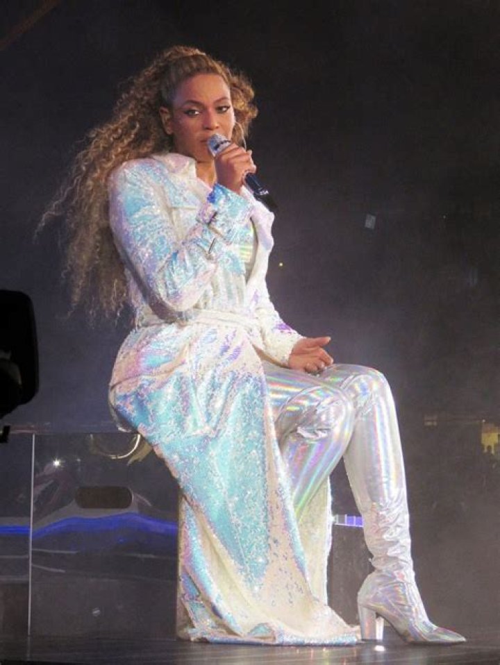 Beyonce Tour Outfits — ‘On The Run 2’ Looks – Hollywood Life