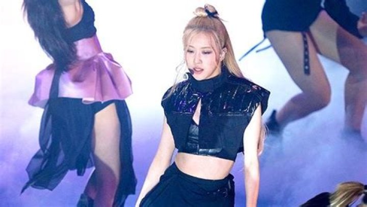 BLACKPINK Gets A Standing Ovation During Their US Awards Show Debut At The 2022 VMAs: Watch