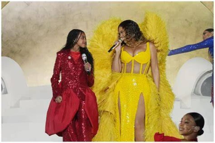 Blue Ivy Singing With Beyonce In Dubai: Video – Hollywood Life