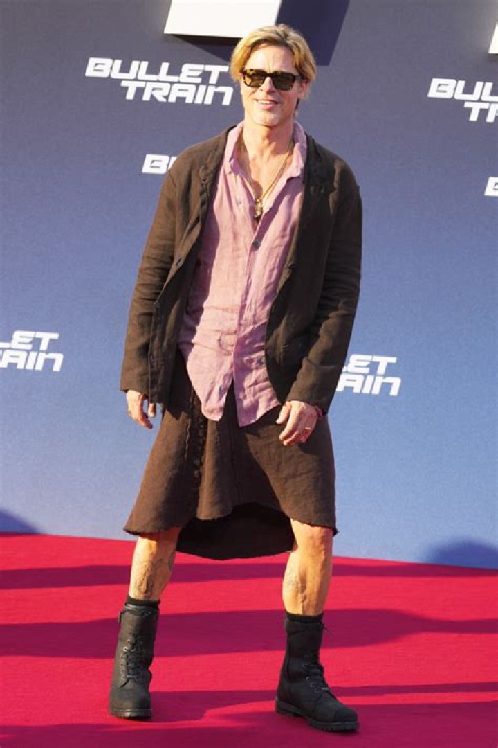 Brad Pitt Rocks A Skirt At Berlin ‘Bullet Train’ Premiere: Photo – Hollywood Life