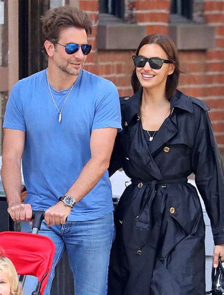 Bradley Cooper & Irina Shayk Link Arms In New York: Photos – Hollywood Life