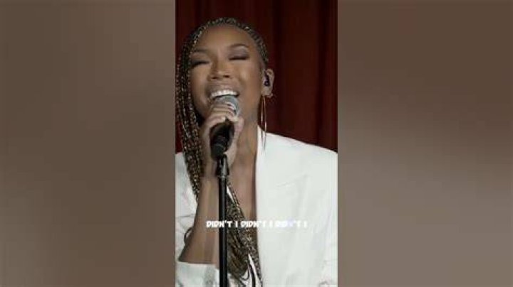 Brandy Delivers A Legendary Performance of 90’s Smash ‘Almost Doesn’t Count’ At BBMAS