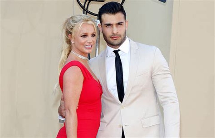 Britney Spears Shades Sister Jamie Lynn As Sam Asghari Unfollows Her – Hollywood Life