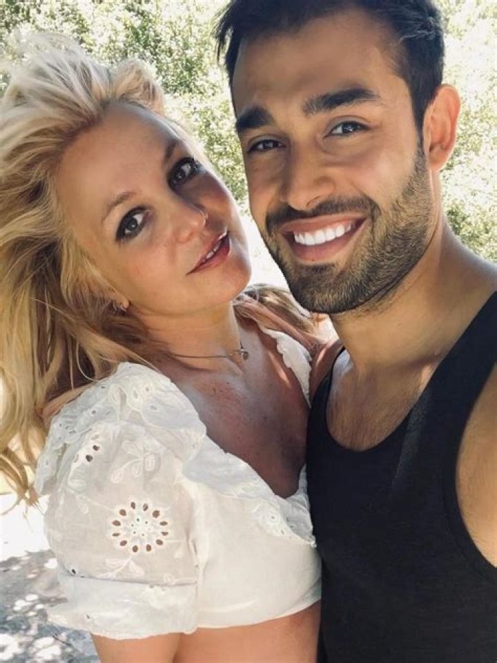 Britney Spears Spotted Without Wedding Ring In 1st Photos Amid Reported Divorce From Sam Asghari