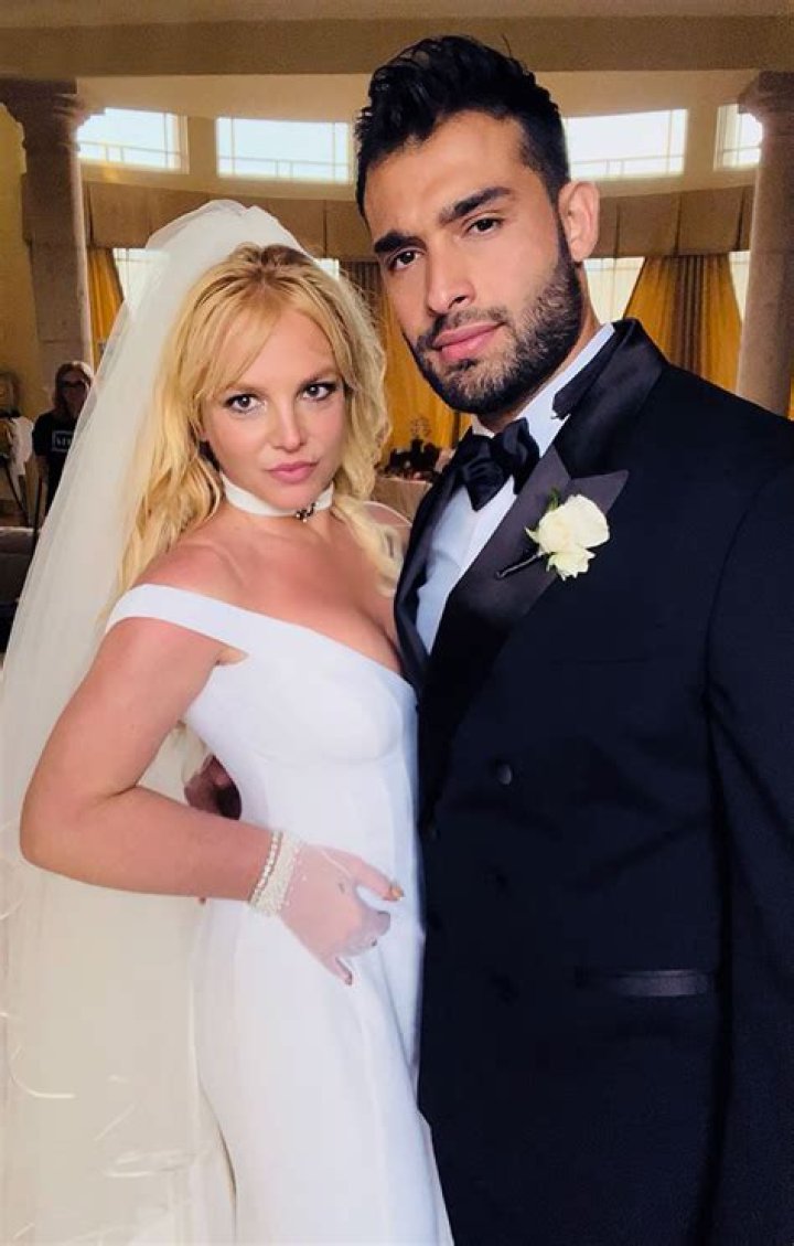 Britney Spears’ Wedding Dress To Sam Asghari: Photos – Hollywood Life