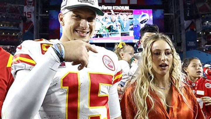 Brittany Mahomes Fires Back At Troll Who Called Her ‘Golddigger’ & Reacts To Women Fawning Over Patrick