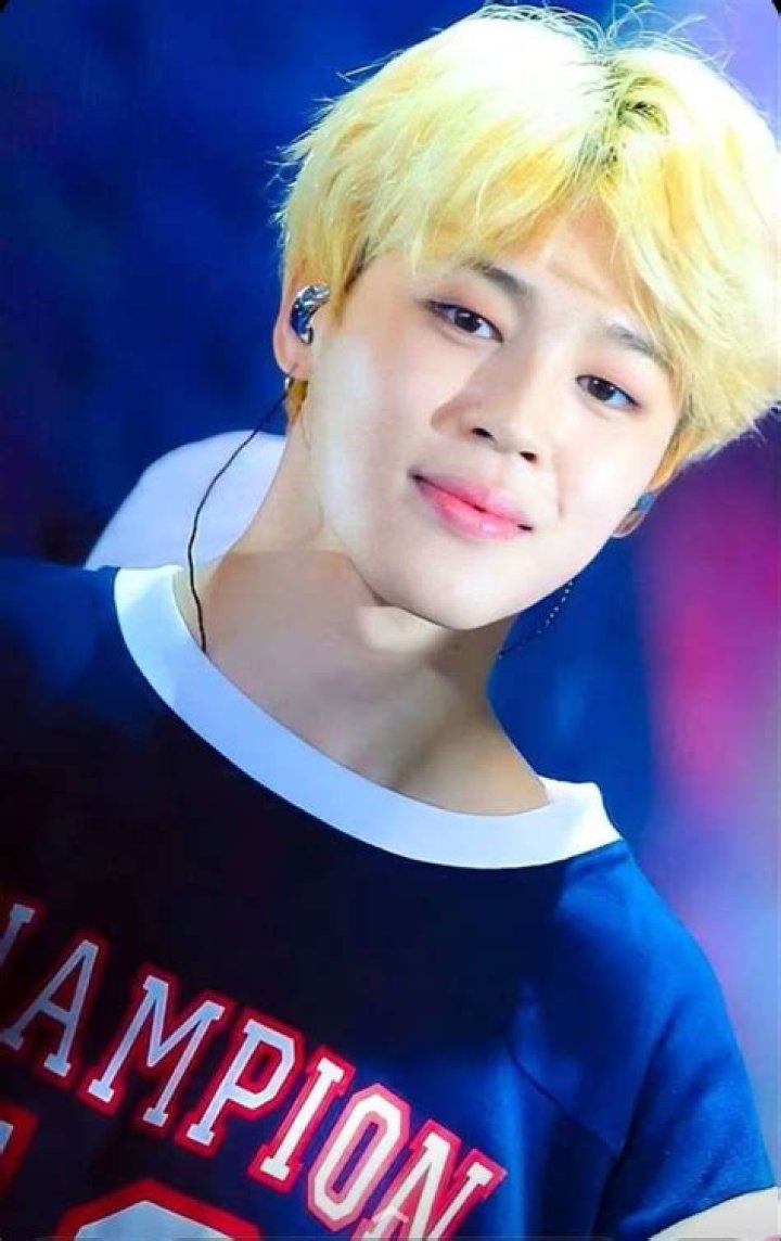 BTS’ Jimin Shows Off Blond Hair In 1st Selfie Of 2020 & Fans Go Wild — See Pic