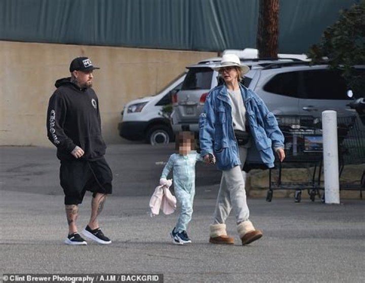 Cameron Diaz Carries Daughter on Family Outing With Benji Madden – Hollywood Life