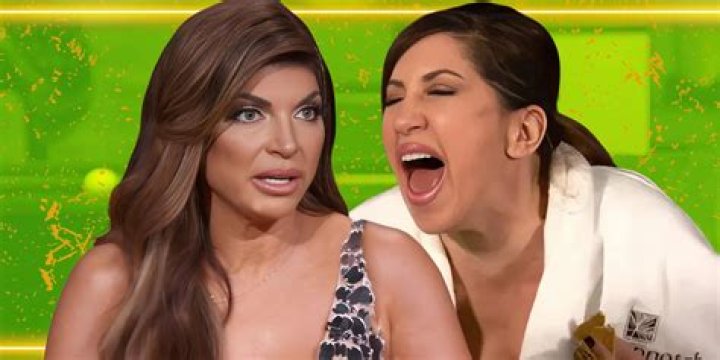 Caroline Manzo Calls Teresa Giudice ‘Monster’ In New ‘RHONJ’ Interview – Hollywood Life