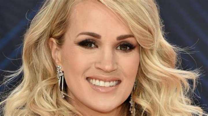 Carrie Underwood Shares A Makeup-Free Selfie After A 5-Mile Run – Hollywood Life