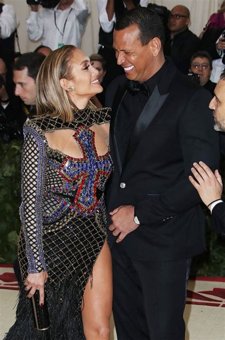 Celeb Couples Who Give Us Hope That Love Isn’t Dead — PICS
