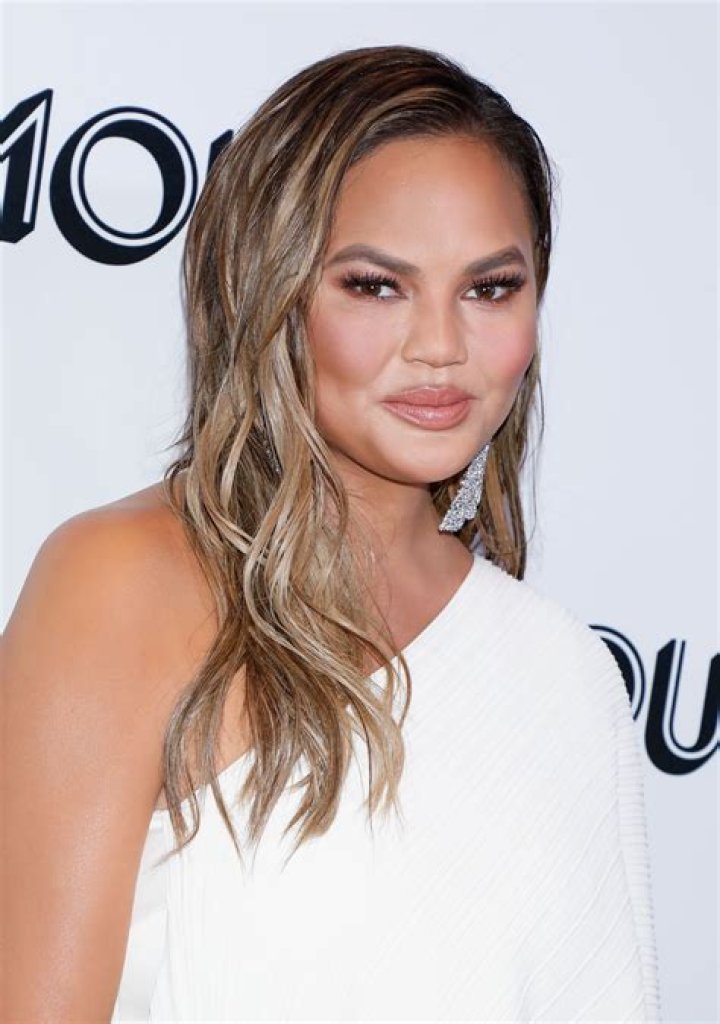 Chrissy Teigen Gets A Second Nose Piercing After The First Fell Out – Hollywood Life