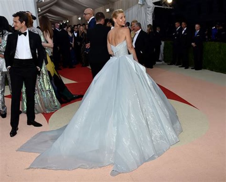 Claire Danes Met Ball Dress Light Up Gown Pictures 2016