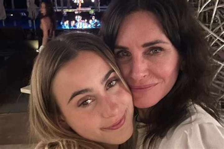 Coco Arquette, 14, Is Courteney Cox’s Twin, Smiling With Mom & Dad, David Arquette — Pic