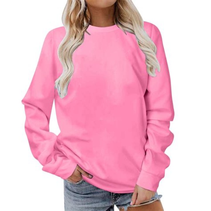Cozy Long Sleeve Sweatshirts That Are Stylish Enough For Meetings & Warm Enough For Outside Workouts