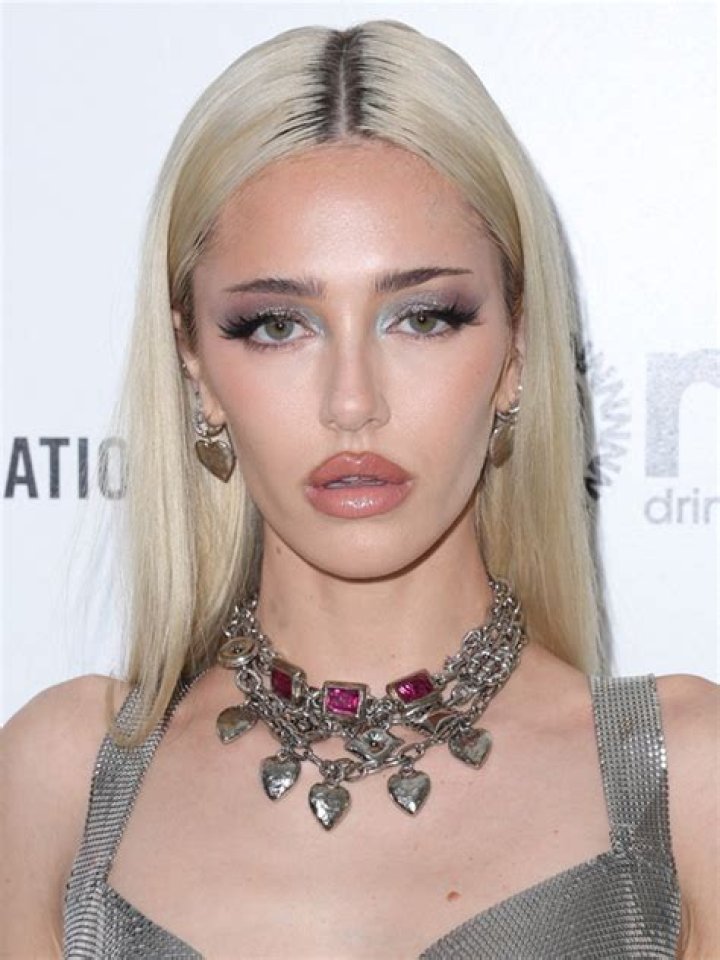 Delilah Belle Hamlin, 22, Wears Lacey White Lingerie As She Lounges In Bed — See Pics