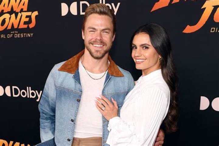 Derek Hough’s Wife Hayley Details ‘Life-Changing Moments’ Post-Surgery – Hollywood Life