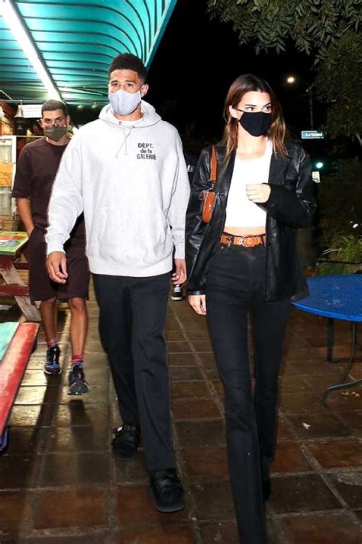 Devin Booker & Kendall Jenner’s Romance Is ‘Special’ During NBA Break – Hollywood Life