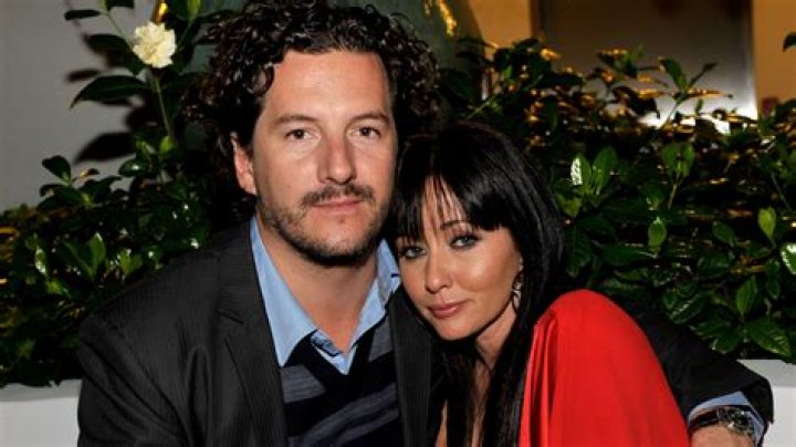 Divorce After 11 Years – Hollywood Life