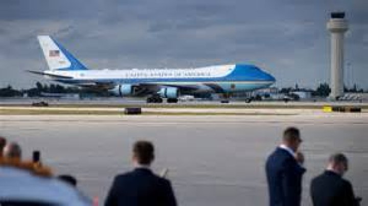 Donald Trump Gets Mocked After He Downgrades From Air Force One To Tiny Jet With Low Ceiling