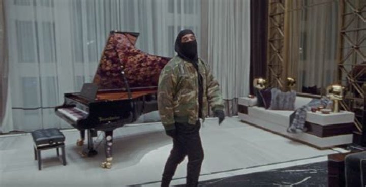 Drake Drops ‘Toosie Slide’ Music Video Shot In $100 Million Mansion – Hollywood Life