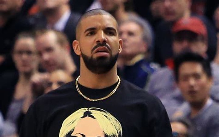 Drake & Instagram Model Having A Baby? Layla Lace Says He’s The Dad – Hollywood Life