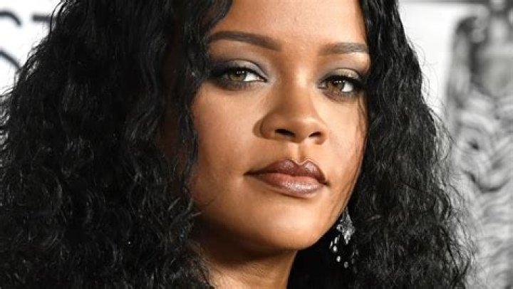 Drake Was ‘Shocked’ Over Rihanna Pregnancy Rumors After Grammys – Hollywood Life