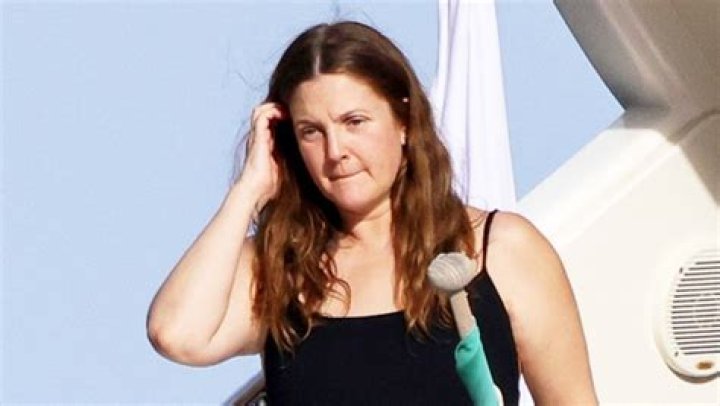 Drew Barrymore Wears Black Swimsuit In Italy – Hollywood Life