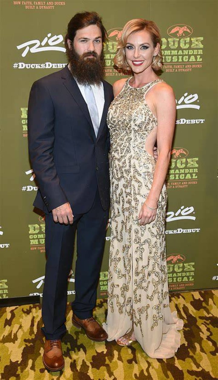 ‘Duck Dynasty’ Star’s Shocking Tell-All Book – Hollywood Life
