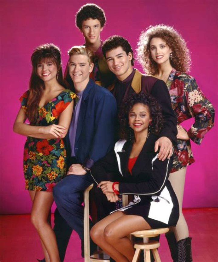 Elizabeth Berkley Teases Dustin Diamond’s Return In ‘Saved By The Bell’ Reboot: ‘Maybe’ If We Get A S2