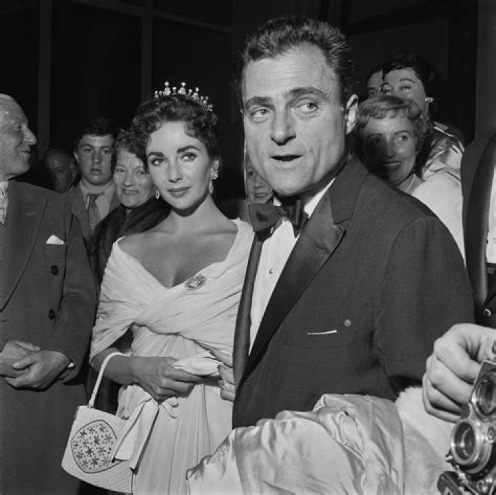 Elizabeth Taylor & Her 7 Husbands: Photos – Hollywood Life