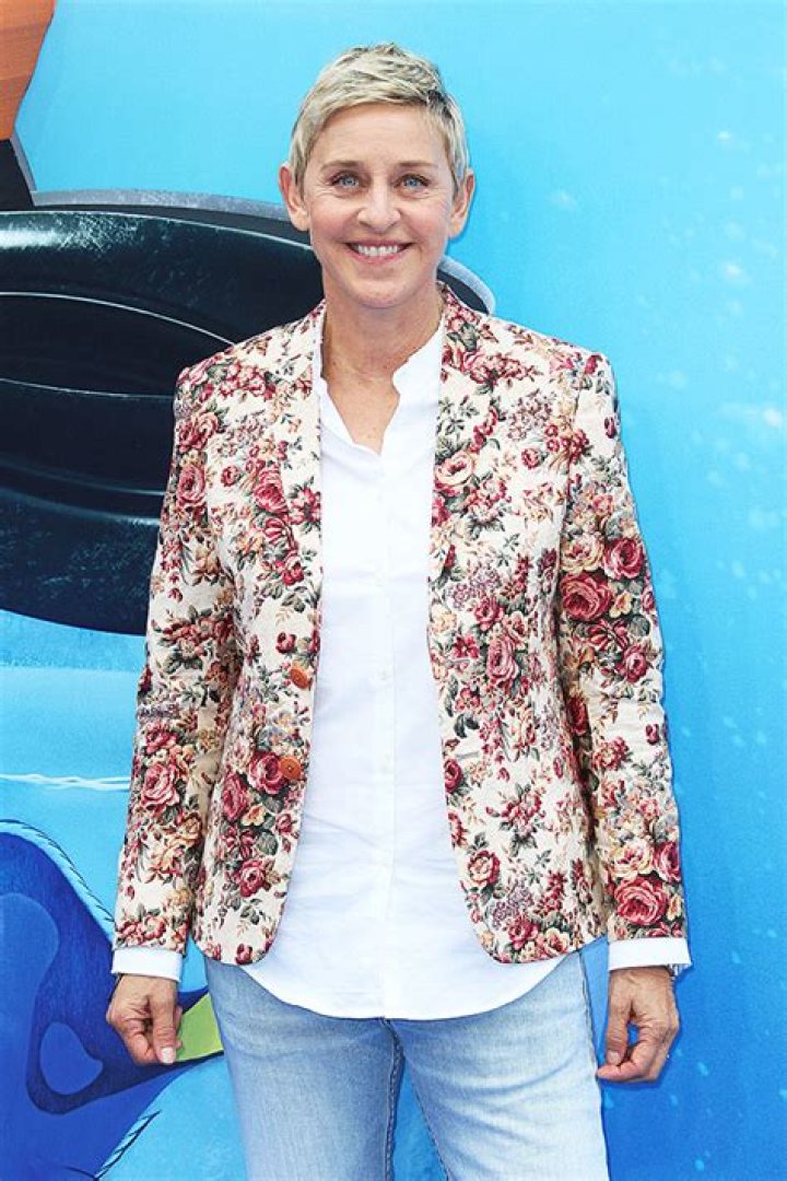 Ellen DeGeneres Has COVID-19, But Is ‘Feeing Fine’ – Hollywood Life